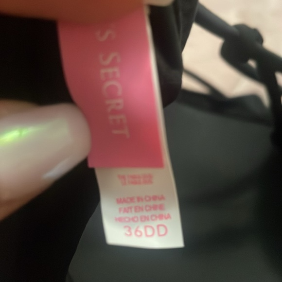 VICTORIA SECRET SWIM TOP 36DD - Picture 5 of 5